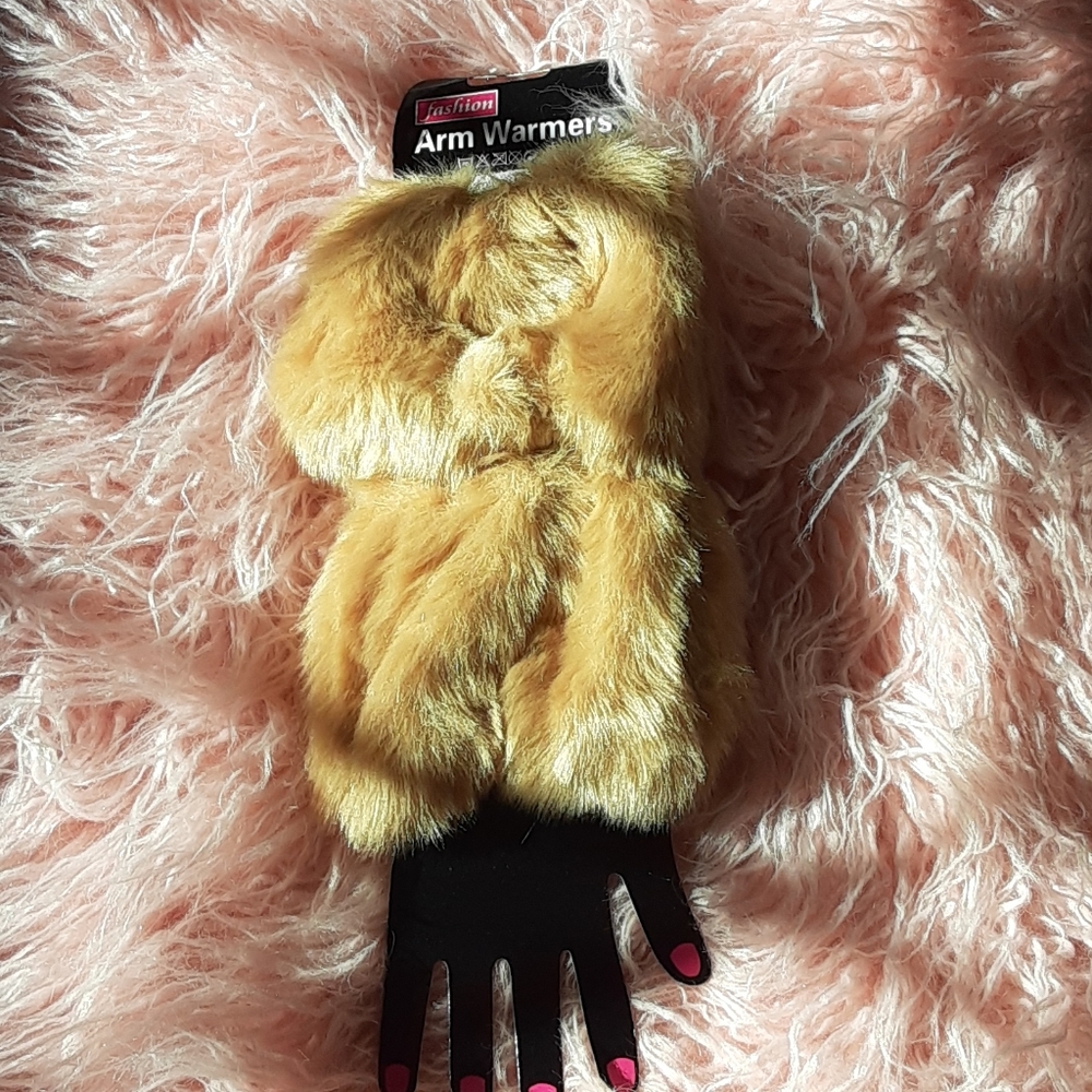 Tan Fur Arm Warmers